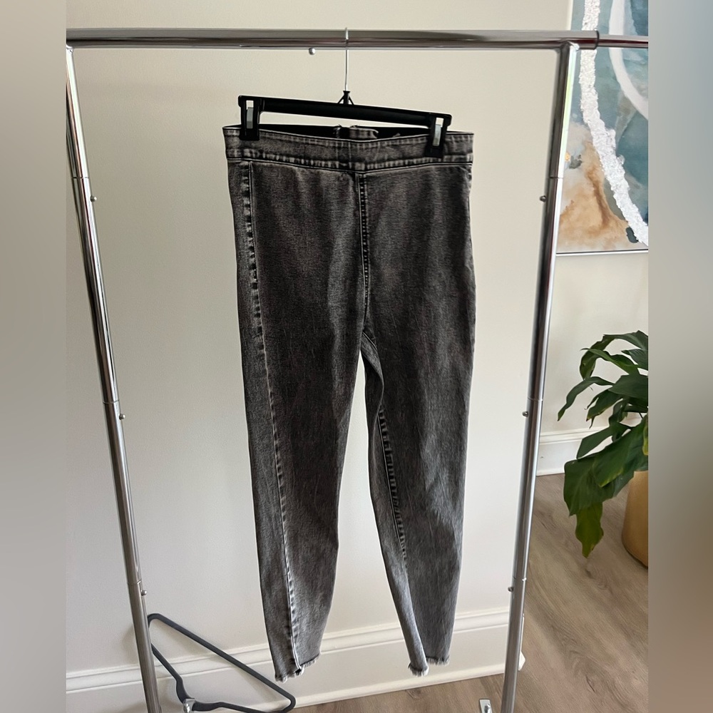 Skinny Jean with zipper back